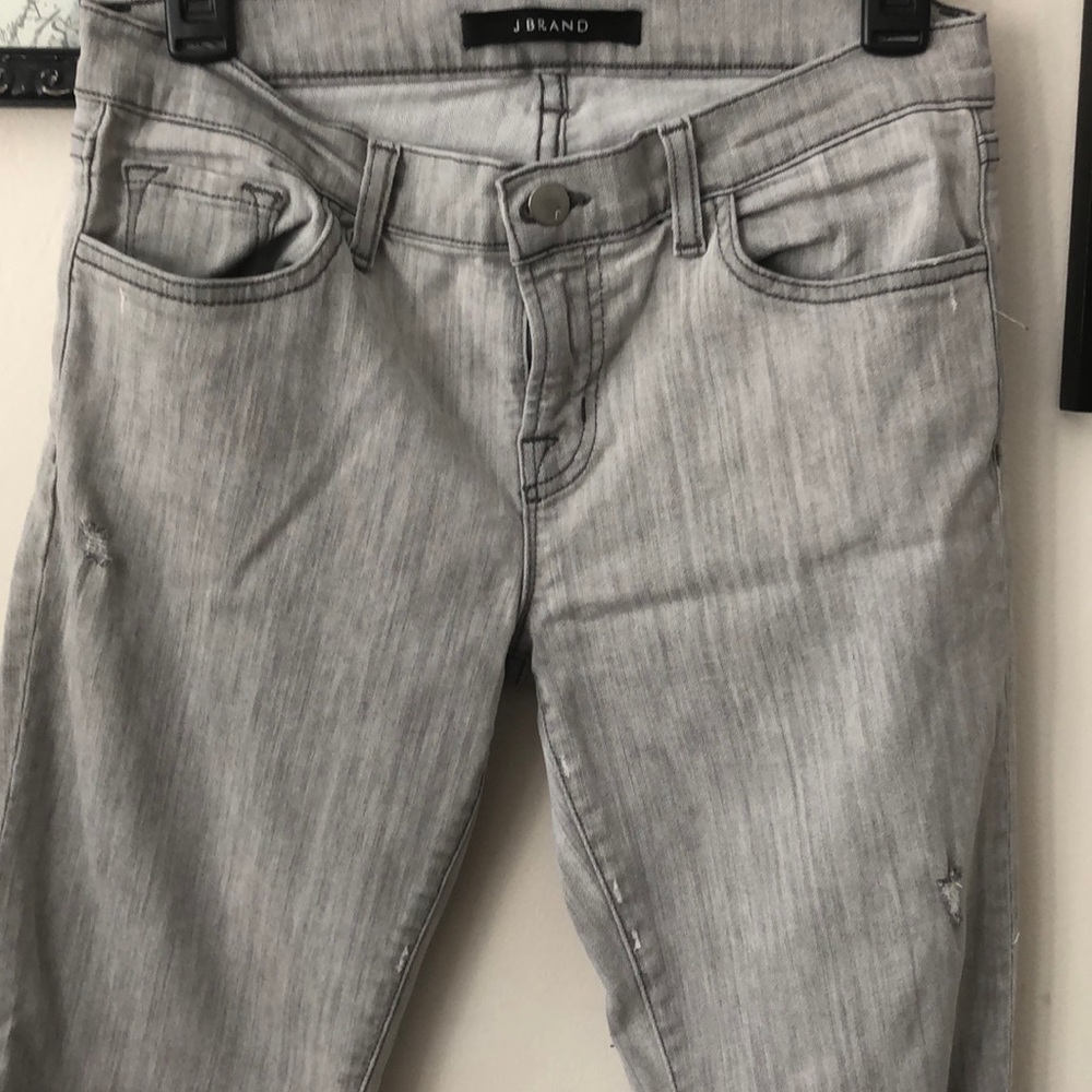 J Brand lightly distressed skinny jeans. Size 26.